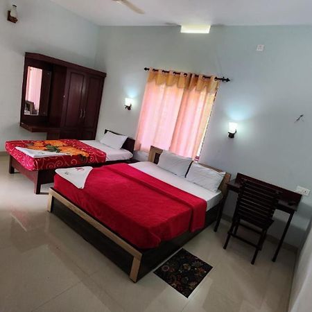 Pkn Homestay Thekkady Kumily Exteriör bild