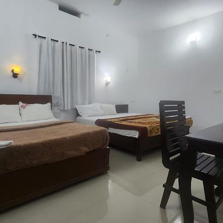 Pkn Homestay Thekkady Kumily Exteriör bild