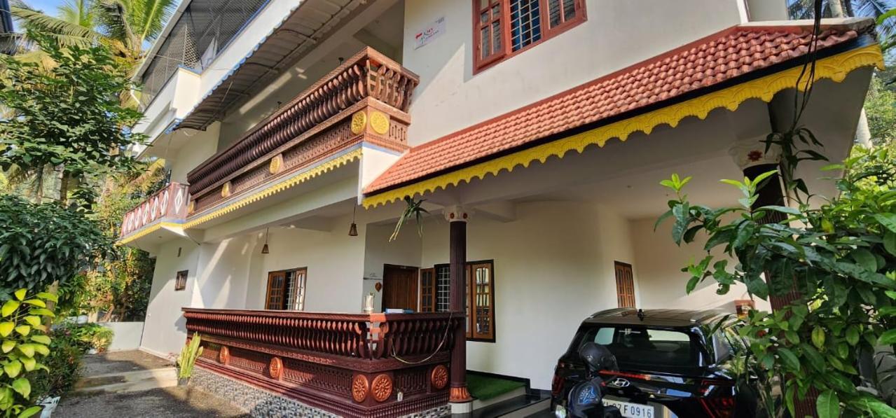 Pkn Homestay Thekkady Kumily Exteriör bild