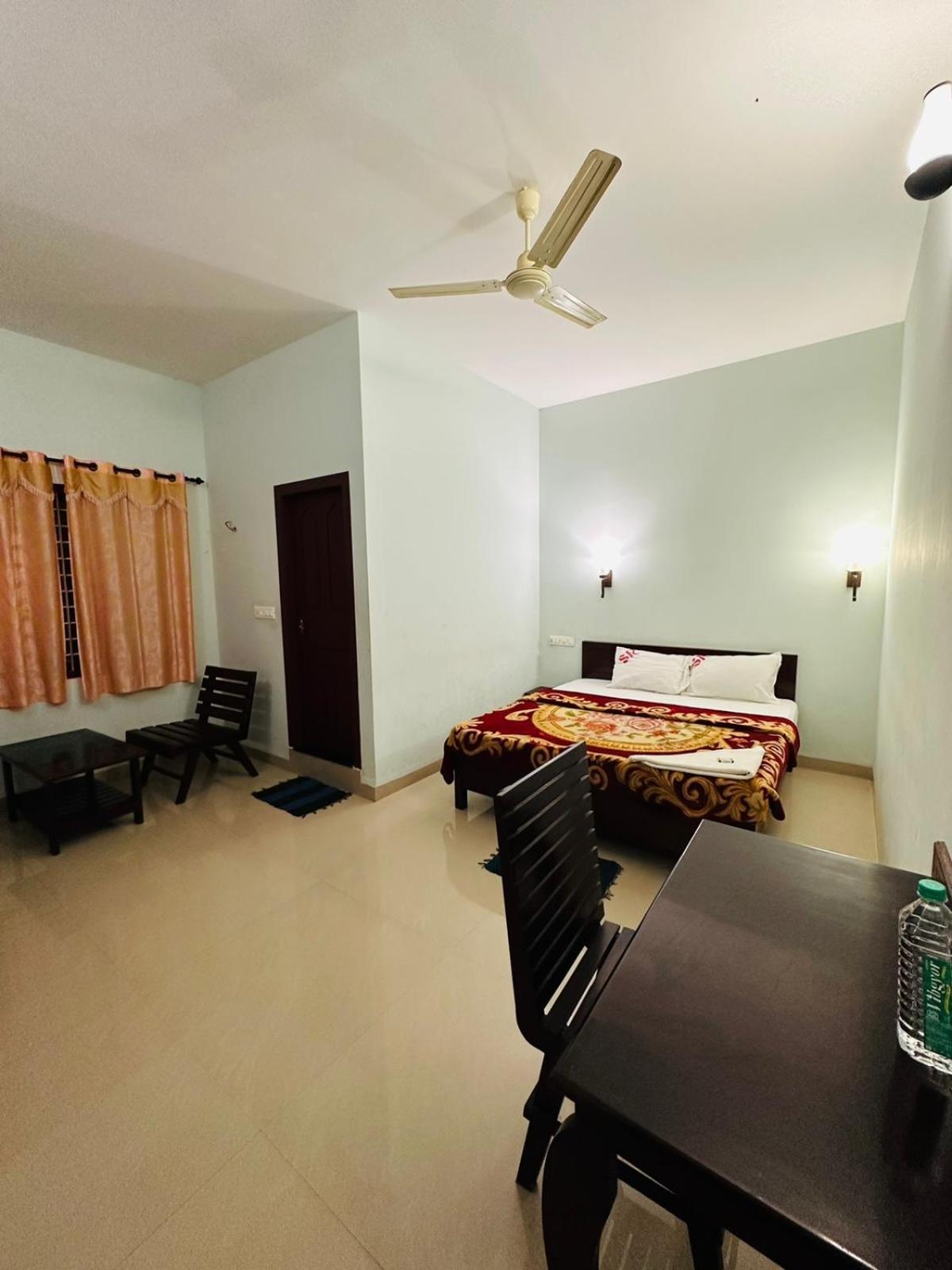 Pkn Homestay Thekkady Kumily Exteriör bild