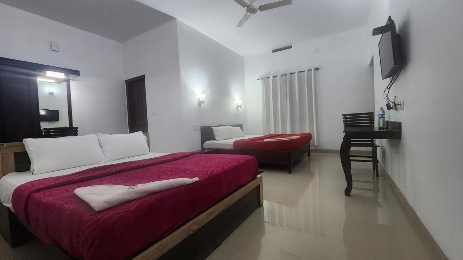 Pkn Homestay Thekkady Kumily Exteriör bild